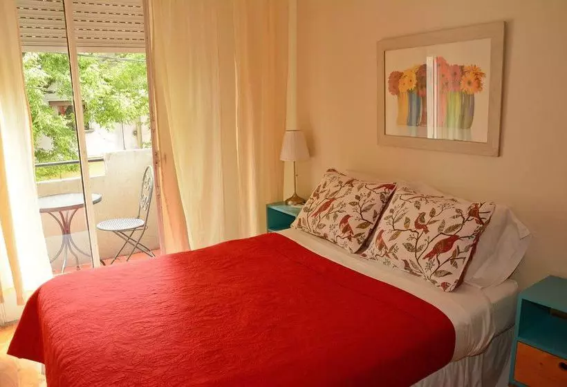Bed & Breakfast Simple & Charming