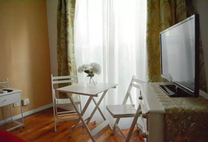 Bed & Breakfast Simple & Charming