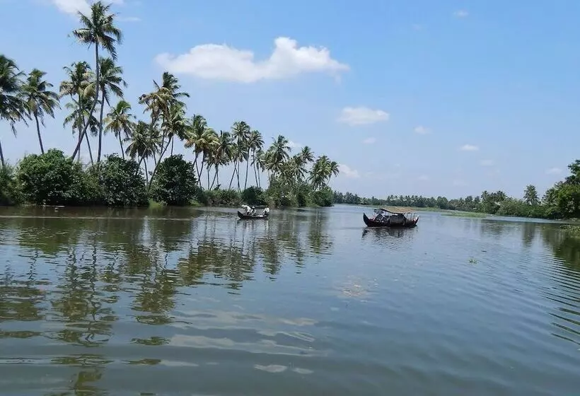 호텔 Backwater Retreat   Honeymoon House