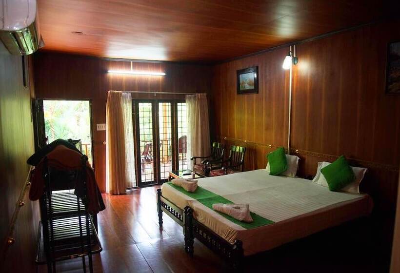 فندق Backwater Retreat   Honeymoon House