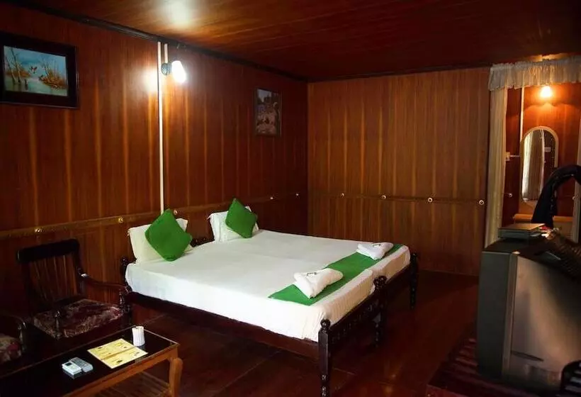 호텔 Backwater Retreat   Honeymoon House
