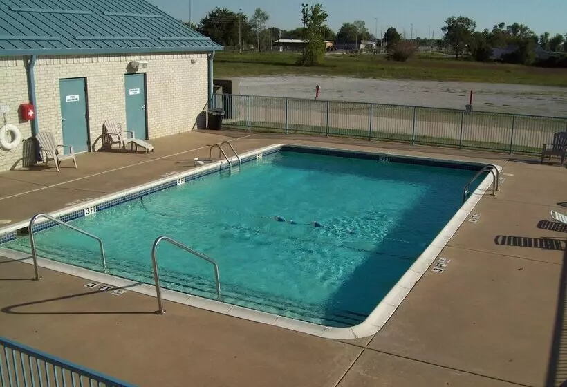 Hotel Days Inn By Wyndham Grove