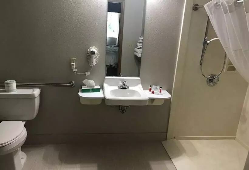 Hotel Days Inn By Wyndham Grove