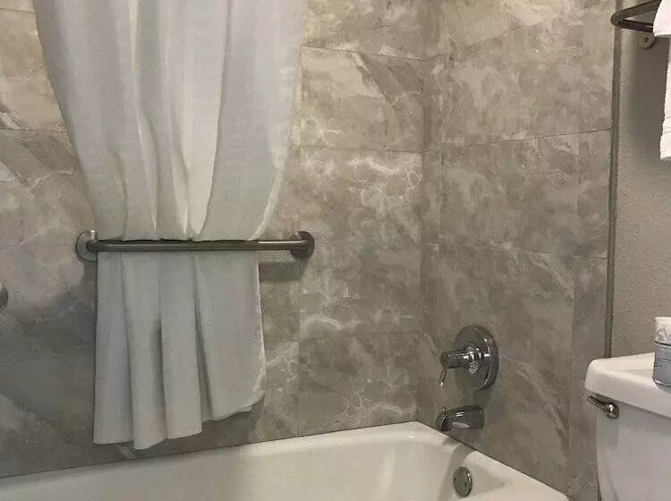 Hotel Days Inn By Wyndham Grove