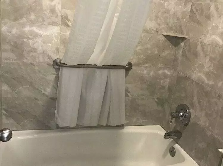 Hotel Days Inn By Wyndham Grove