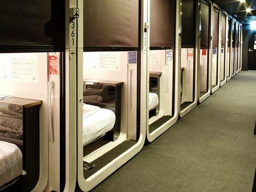 Капсульный Oтель First Cabin Kyoto Karasuma Caters To Women