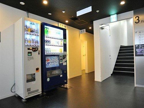 Капсульный Oтель First Cabin Kyoto Karasuma Caters To Women