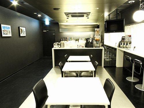 Капсульный Oтель First Cabin Kyoto Karasuma Caters To Women