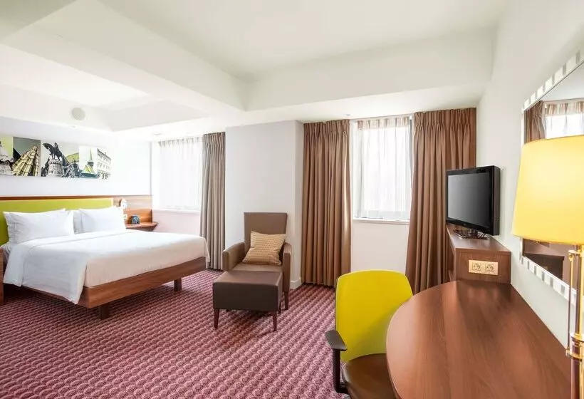 هتل Hampton By Hilton Clujnapoca