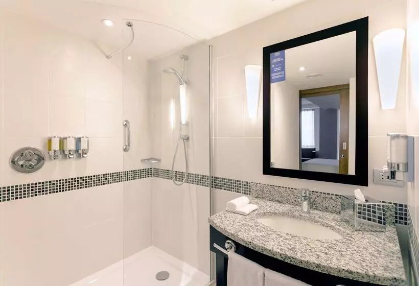 هتل Hampton By Hilton Clujnapoca