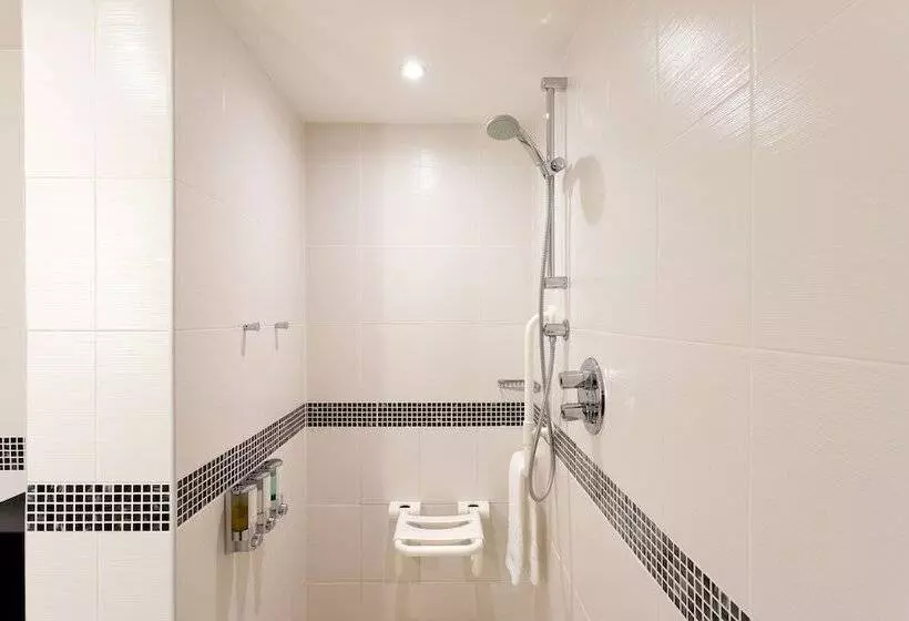 هتل Hampton By Hilton Clujnapoca