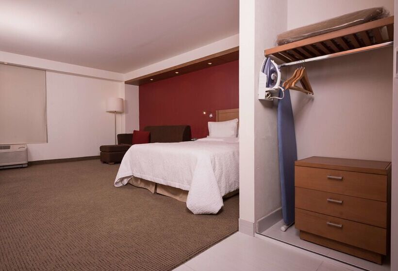 Otel Hampton Inn By Hilton Guadalajara/expo
