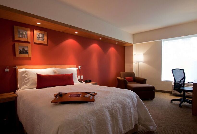 Otel Hampton Inn By Hilton Guadalajara/expo