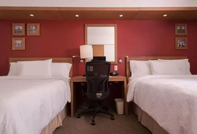 Отель Hampton Inn By Hilton Guadalajara/expo