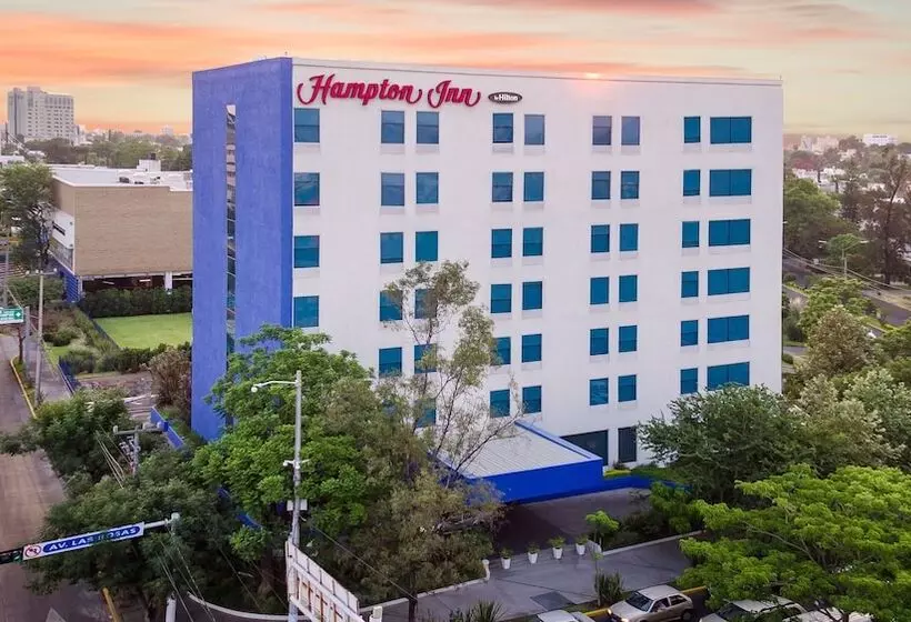 Отель Hampton Inn By Hilton Guadalajara/expo