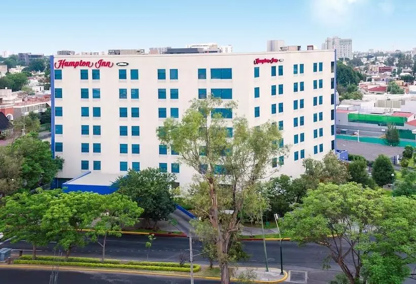 Отель Hampton Inn By Hilton Guadalajara/expo