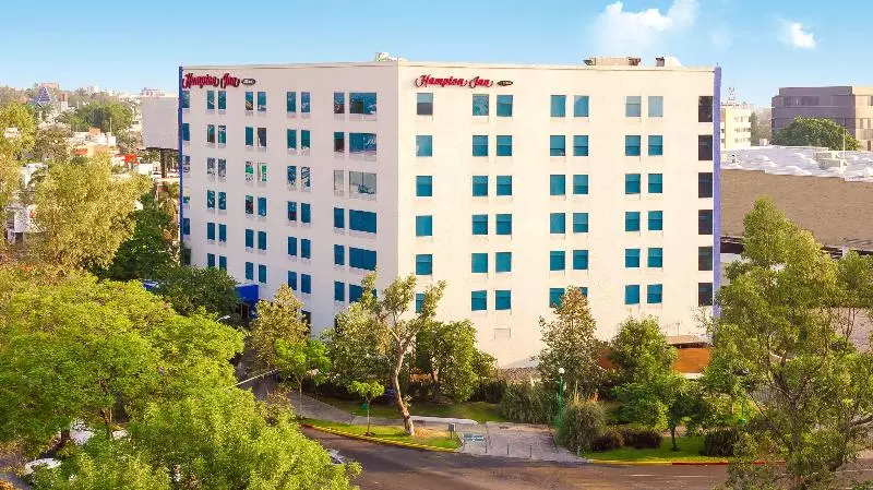 Отель Hampton Inn By Hilton Guadalajara/expo