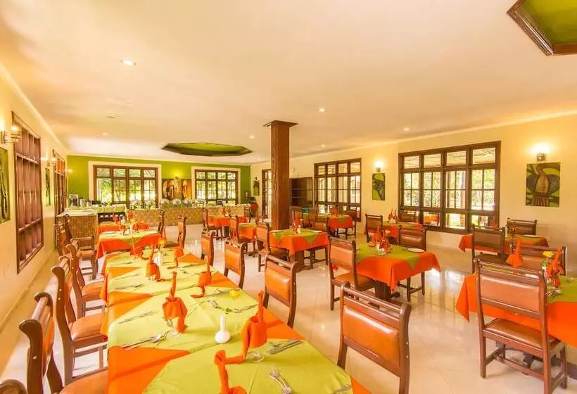 هتل Arusha Planet Lodge