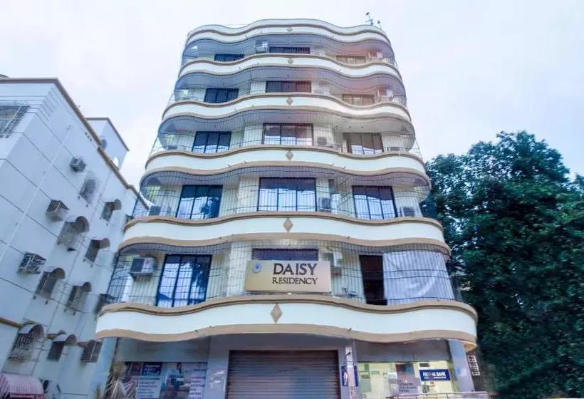 Hotelli Treebo Trip Daisy Residency