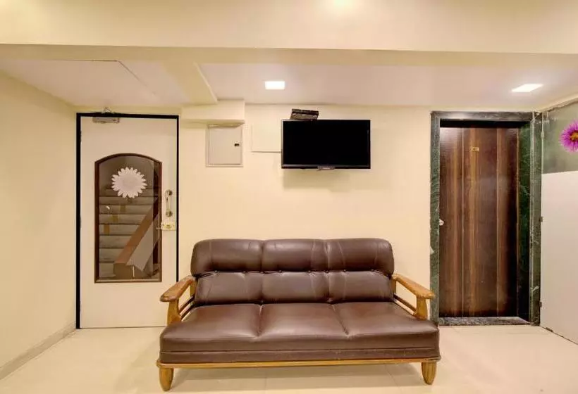 Hotelli Treebo Trip Daisy Residency