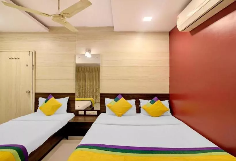 Hotelli Treebo Trip Daisy Residency