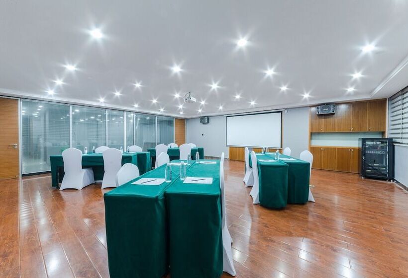 Hotell Golden Tulip Wuhan Wangjiawan