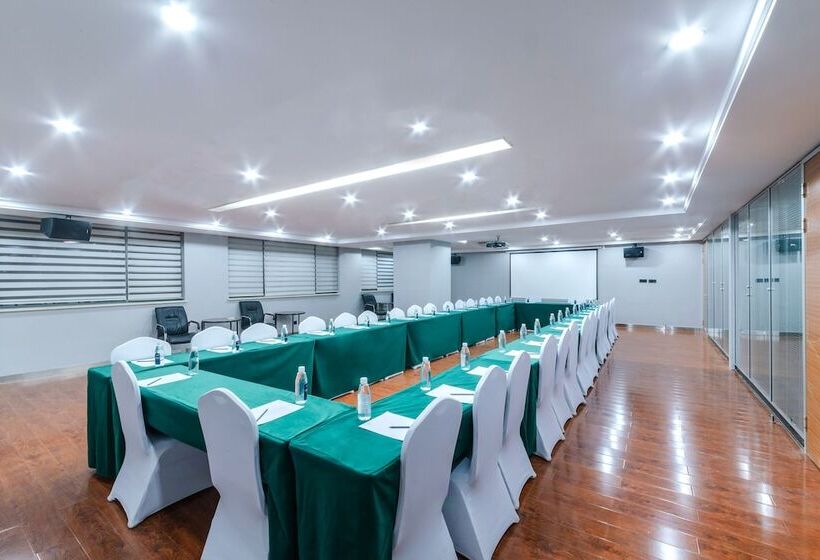 Hotell Golden Tulip Wuhan Wangjiawan