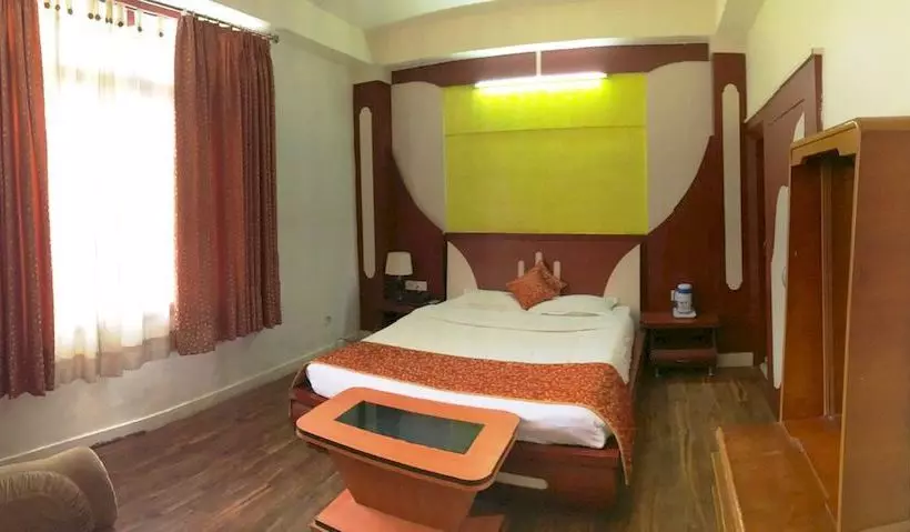 Alps Resort Dalhousie