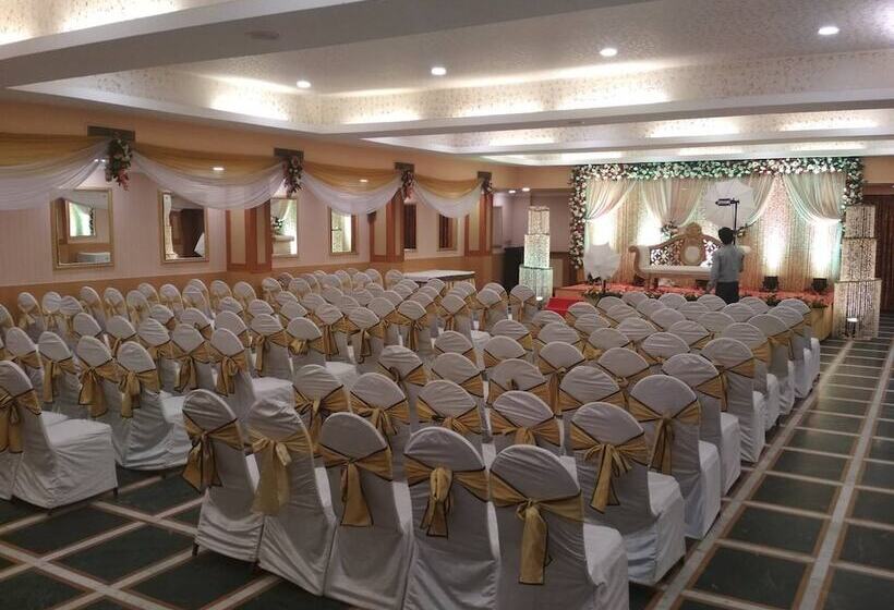 Grand Continental Hotel 