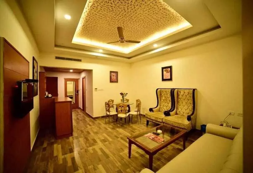 Grand Continental Hotel