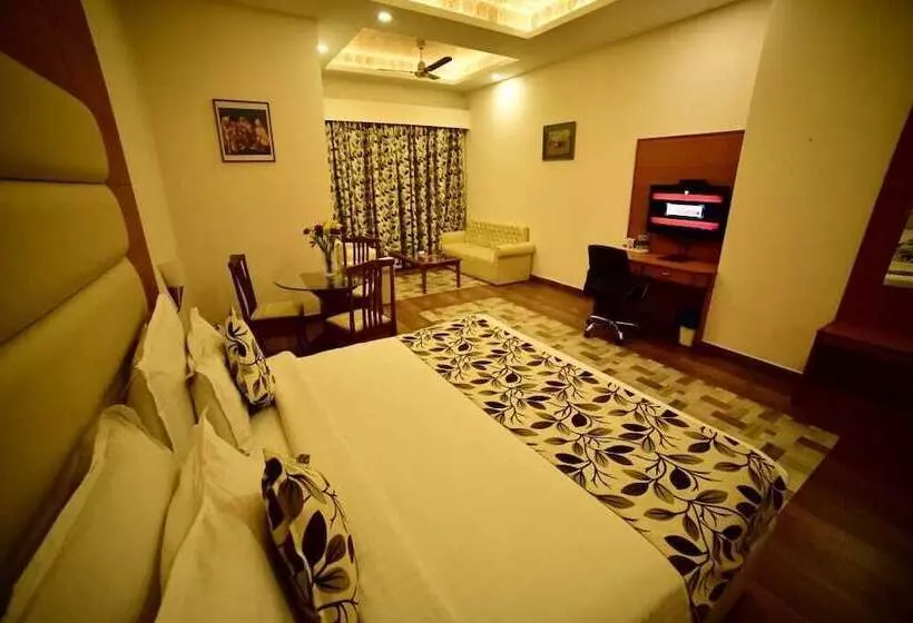 Grand Continental Hotel