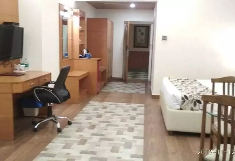 Grand Continental Hotel