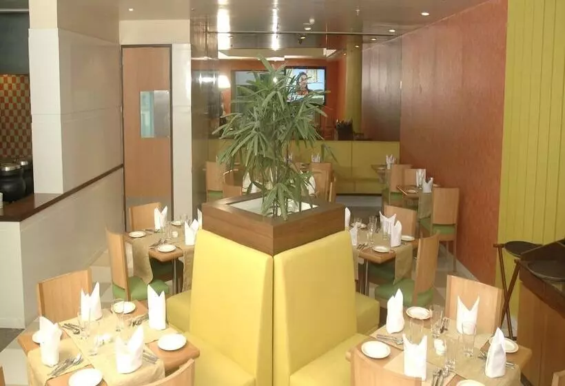 酒店 Hometel Chandigarh