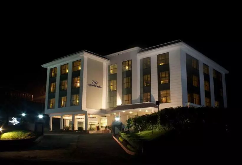 فندق Legend Sarovar Portico