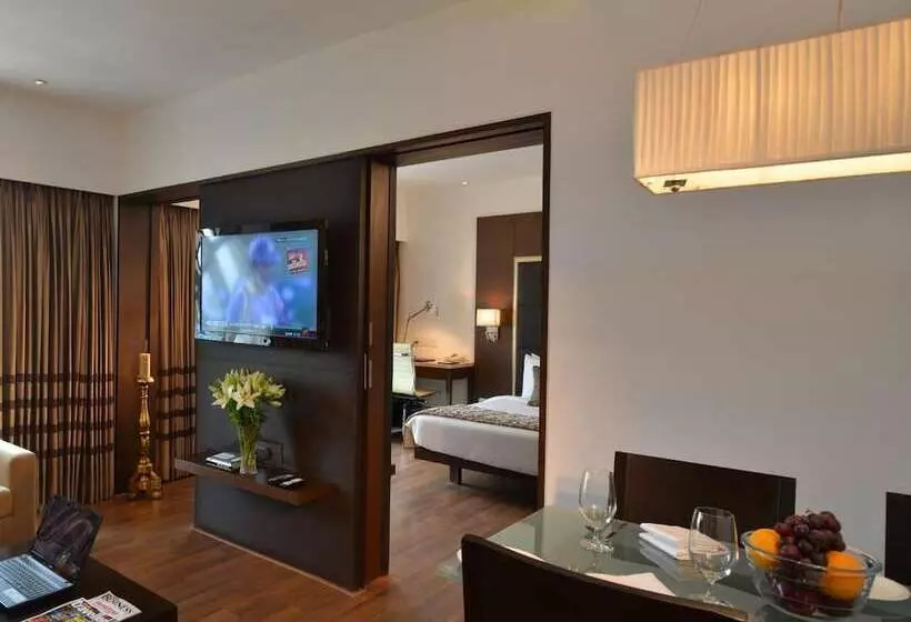 酒店 Majestic Court Sarovar Portico Navi Mumbai