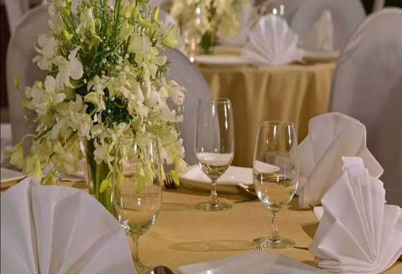 酒店 Majestic Court Sarovar Portico Navi Mumbai