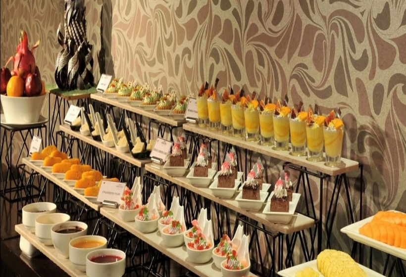 هتل Majestic Court Sarovar Portico Navi Mumbai