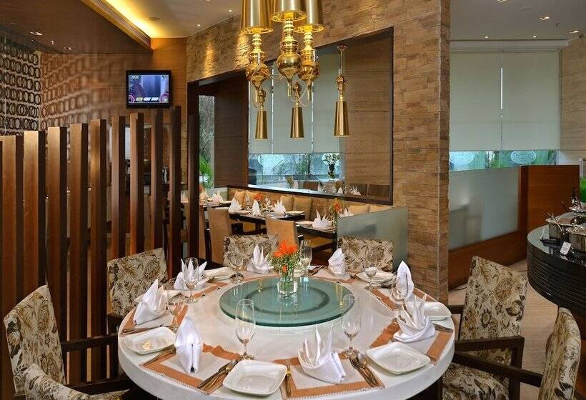 هتل Majestic Court Sarovar Portico Navi Mumbai