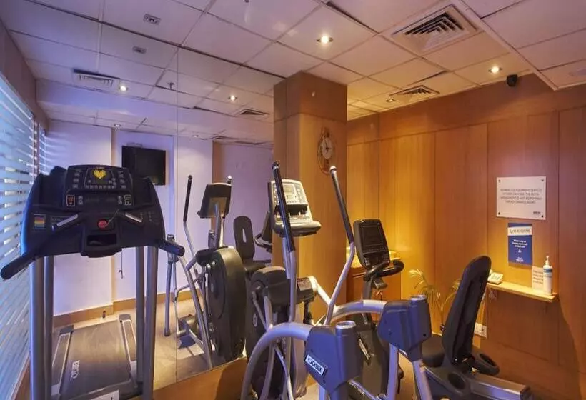 酒店 Majestic Court Sarovar Portico Navi Mumbai