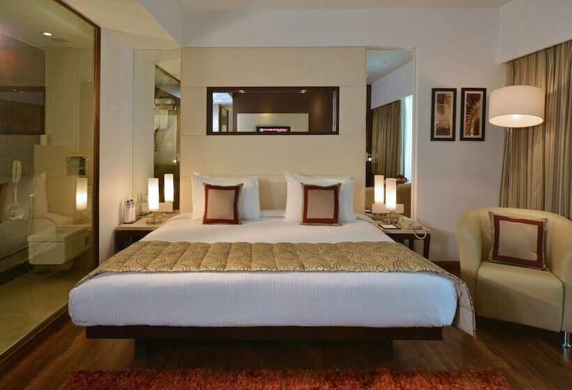 هتل Majestic Court Sarovar Portico Navi Mumbai