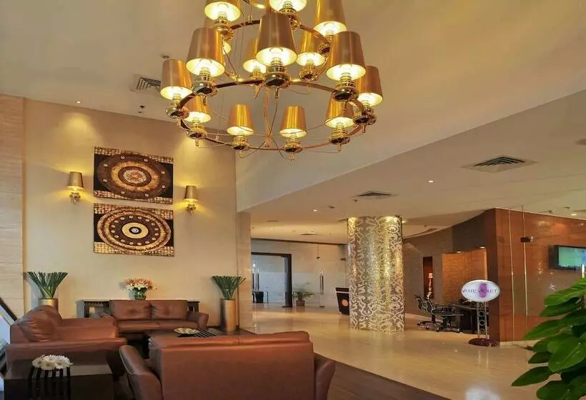 酒店 Majestic Court Sarovar Portico Navi Mumbai