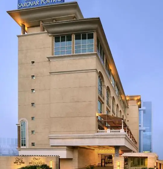 ホテル Majestic Court Sarovar Portico Navi Mumbai