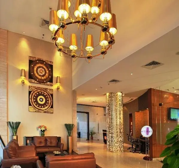 ホテル Majestic Court Sarovar Portico Navi Mumbai