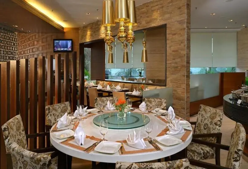 ホテル Majestic Court Sarovar Portico Navi Mumbai