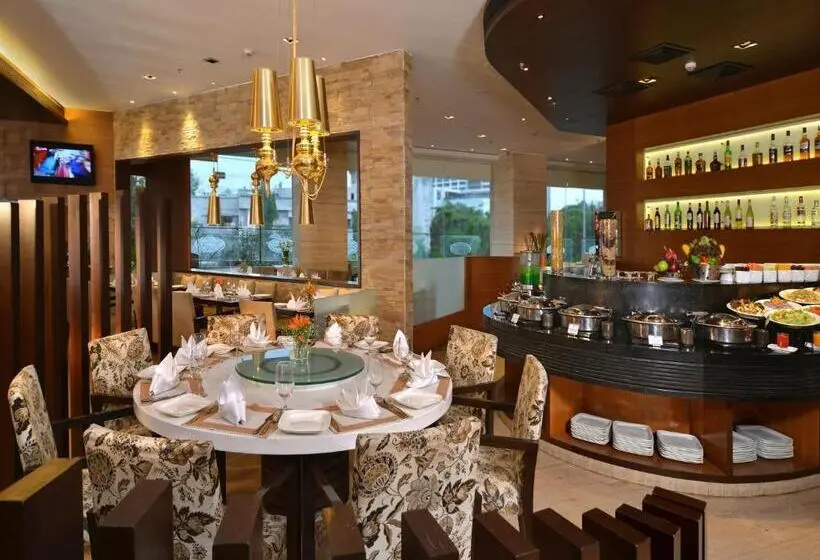 ホテル Majestic Court Sarovar Portico Navi Mumbai