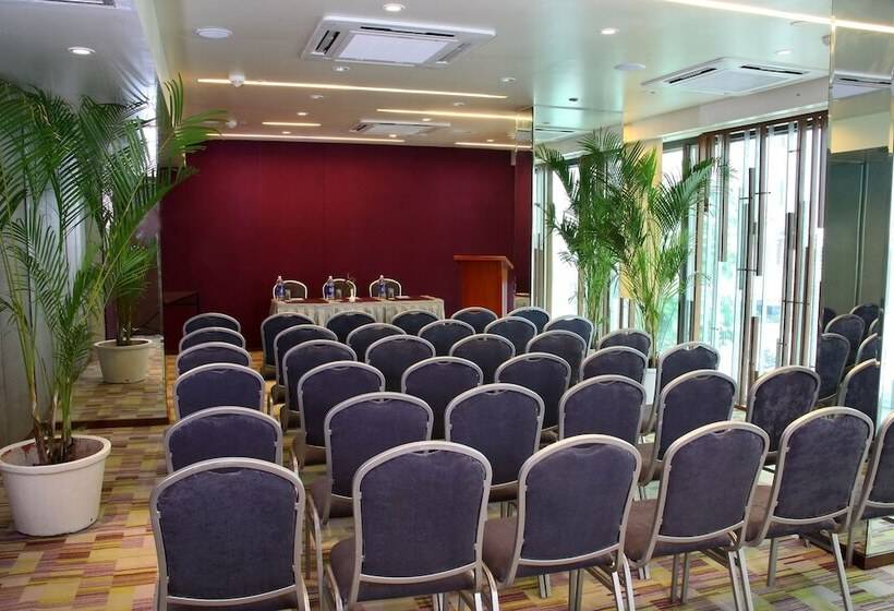 فندق Marasa Sarovar Portico  Rajkot