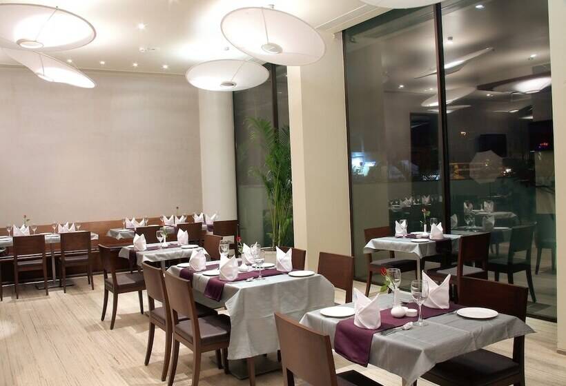 فندق Marasa Sarovar Portico  Rajkot