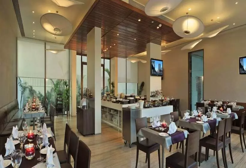 호텔 Marasa Sarovar Portico  Rajkot