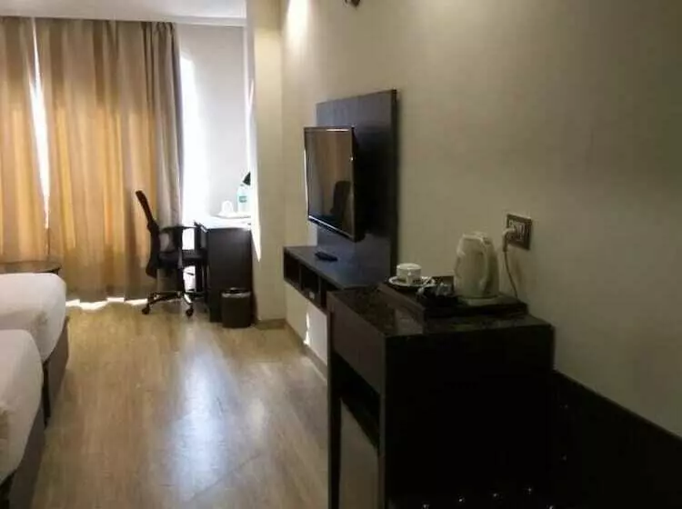 Lemon Tree Hotel Bhopal