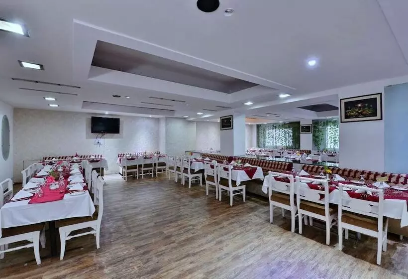 Lemon Tree Hotel Bhopal